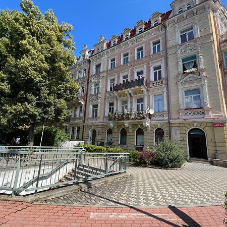 Apartment Alice Center كارلوفي فاري المظهر الخارجي الصورة