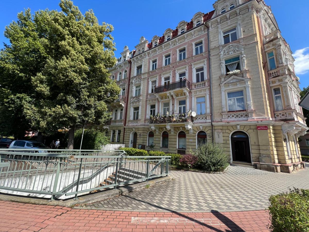Apartment Alice Center كارلوفي فاري المظهر الخارجي الصورة