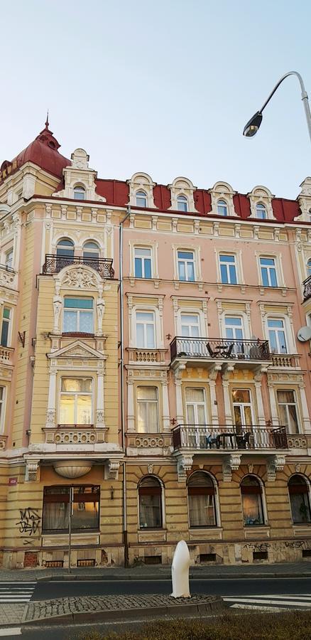 Apartment Alice Center كارلوفي فاري المظهر الخارجي الصورة